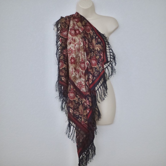 Large Floral Wool Scarf with Fringes - Picture 1 of 9